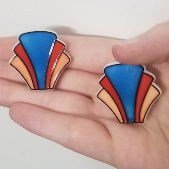 Vintage Jewelry - Fun, eye-catching vtg plastic clip on earrings